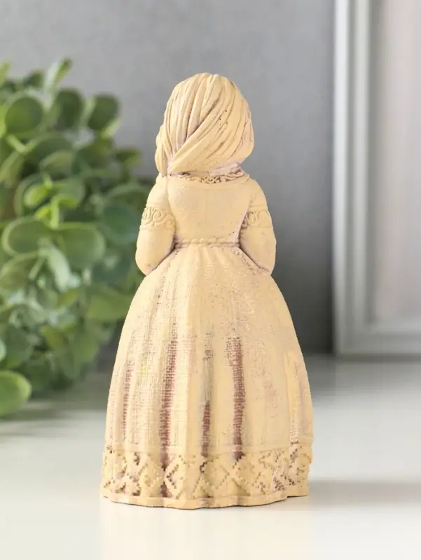 Фигурка &laquo;Берегиня Торговая&raquo;, 13&times;7 см, гипс под слоновую кость