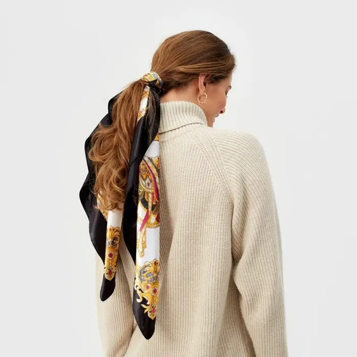 Платок женский MINAKU с узорами, размер 70×70 см, чёрный