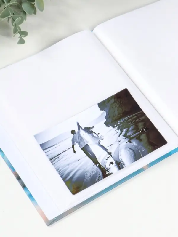 Фотоальбом на 80 фото 10х15 см "Мальчик в клетчатой рубашке с мишкой" в коробке 5х19х22,8 см   10962