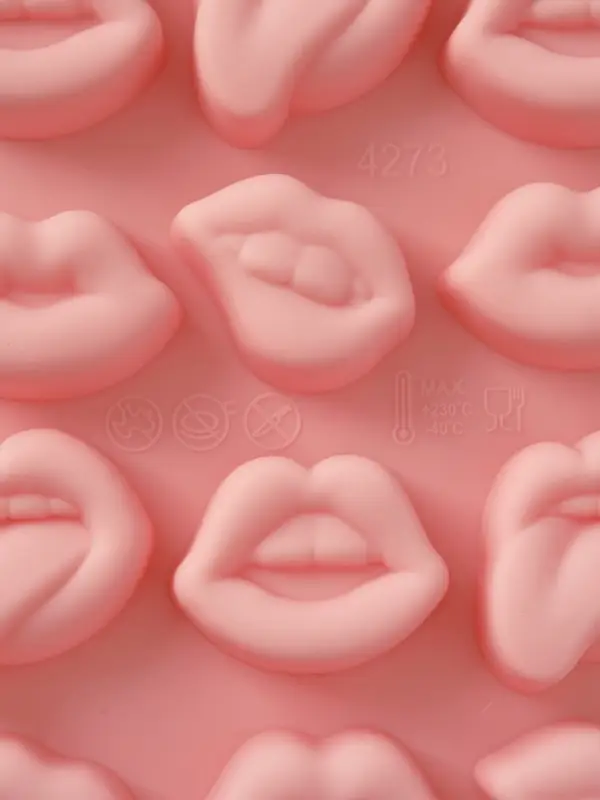 Форма для льда и шоколада Форма для льда и шоколада "Губы", 20x10x1,5 см
