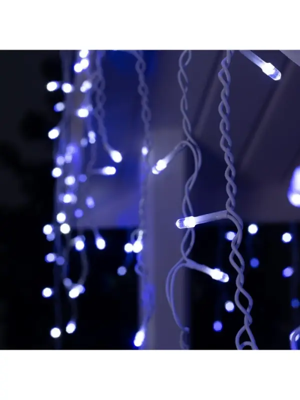 Гирлянда &laquo;Бахрома&raquo; 4&times;0.6 м, IP44, белая нить, 180 LED, свечение бело-синее, мигание, 220 В