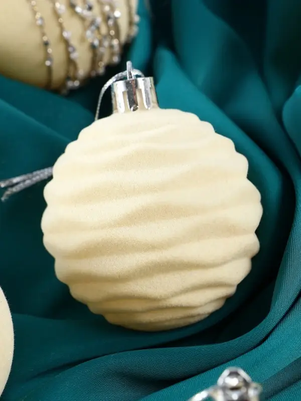 Набор шаров пластик d-6 см, 16 шт Набор шаров пластик d-6 см, 16 шт "Бархат. Маскарад" белый