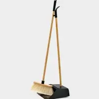 Щетка с совком "Meli" бамбуковый держатель, цвет черный 26х24х98 см Щетка с совком "Meli" бамбуковый держатель, цвет черный 26х24х98 см