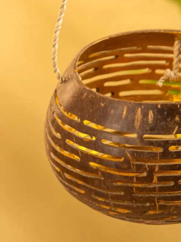 Подсвечник подвесной из кокоса, 8-12 см, коричневый Подсвечник подвесной из кокоса, 8-12 см, коричневый