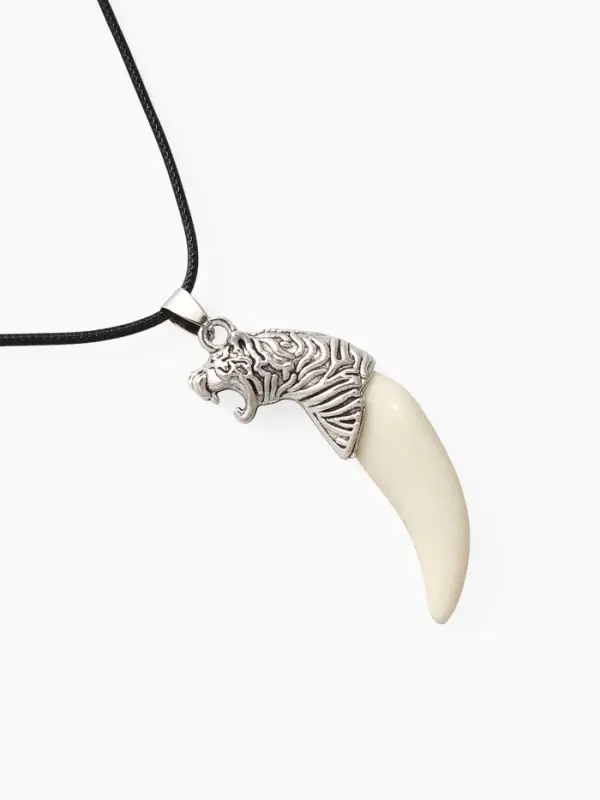 Кулон унисекс &laquo;Клык тигра&raquo;, белый в чернёном серебре на чёрном шнурке, 40 см