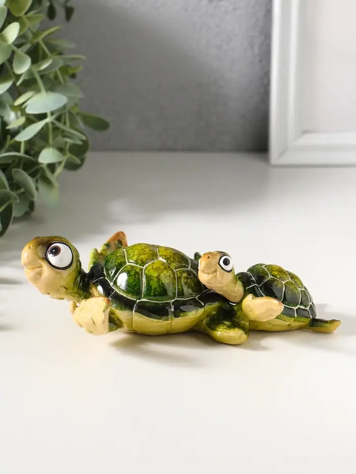 Сувенир полистоун лак "Черепаха с черепашонком" зелёный 15,8х11,8х5 см