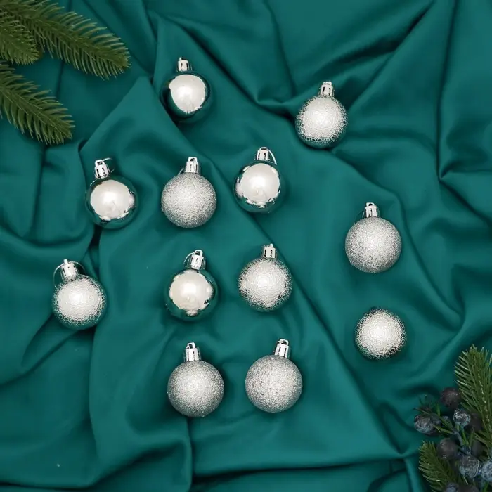 Ёлочные игрушки &laquo;Анданте&raquo;, пластиковые, набор 12 шт., d=4 см, серебристый