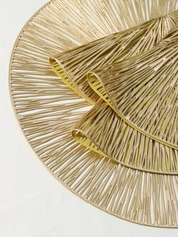 Салфетки сервировочные на стол Доляна &laquo;Сияние&raquo;, d=38 см, 4 шт., золотые