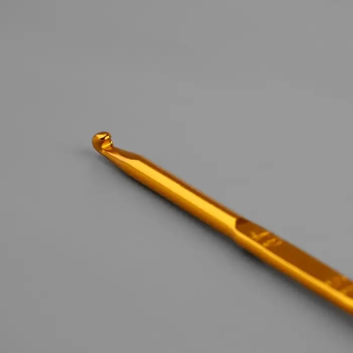 Крючок для вязания, двусторонний, d=4/5 мм, 13 см, цвет золотой
