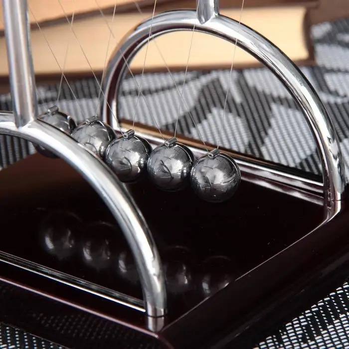 Маятник "Шары техно" квадрат столбик 13,5 x 13,5 x 11,5 см