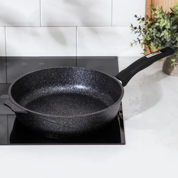 Сковорода Мечта &laquo;Гранит Star&raquo;, d=28 см, h=7 см, пластиковая ручка, антипригарное покрытие, литой алюминий, серая