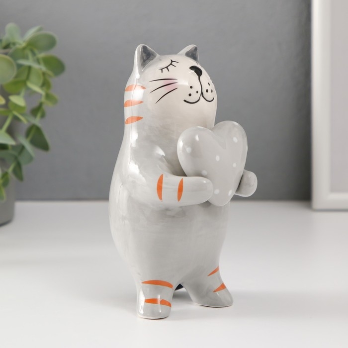 Сувенир керамика Сувенир керамика "Серый котик с сердцем в горох" 8,2х7,8х15 см