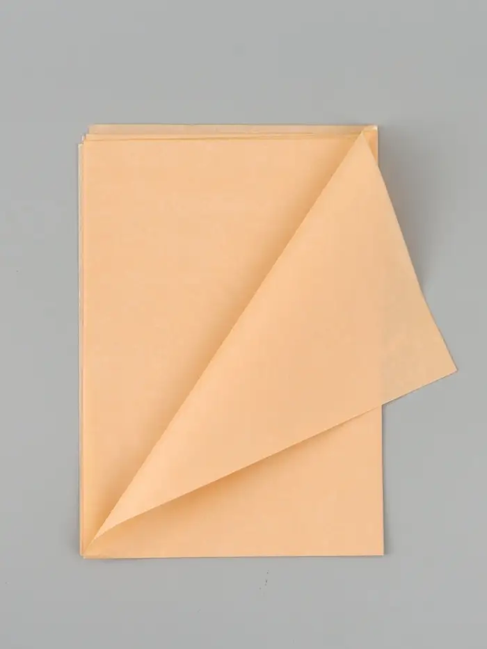 Коробка подарочная пластиковая с тишью и гирляндой Present, 20&times;18&times;5 см