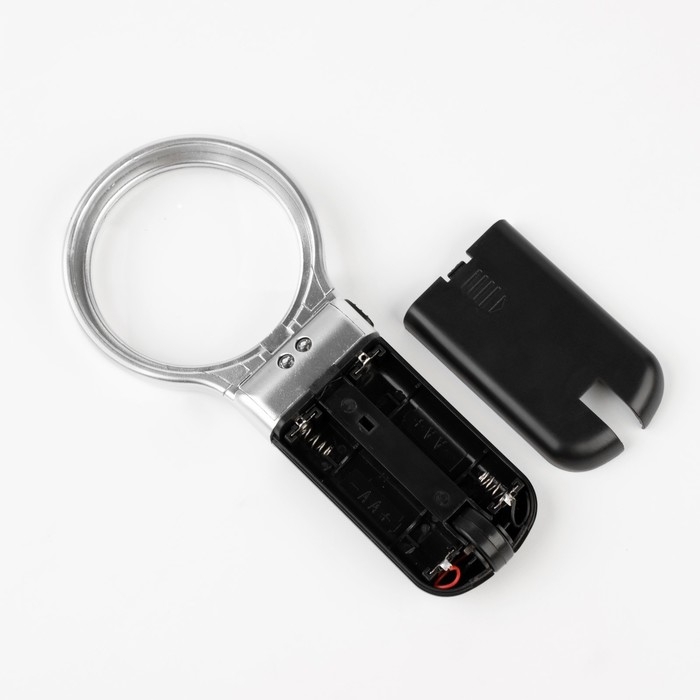 Лупа складная, линза 63мм, подсветка Лупа складная, линза 63мм, подсветка