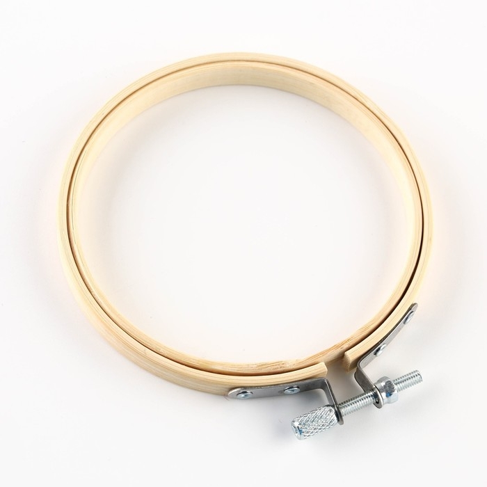 Валяние из шерсти на новый год. Живопись шерстью на пяльцах «Снегирь на рябине», 10 × 10 см Валяние из шерсти на новый год. Живопись шерстью на пяльцах «Снегирь на рябине», 10 × 10 см