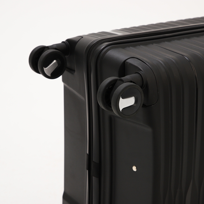 Чемодан большой 100 л (L), отдел на молнии, кодовый замок, 4 колеса, цвет чёрный Чемодан большой 100 л (L), отдел на молнии, кодовый замок, 4 колеса, цвет чёрный