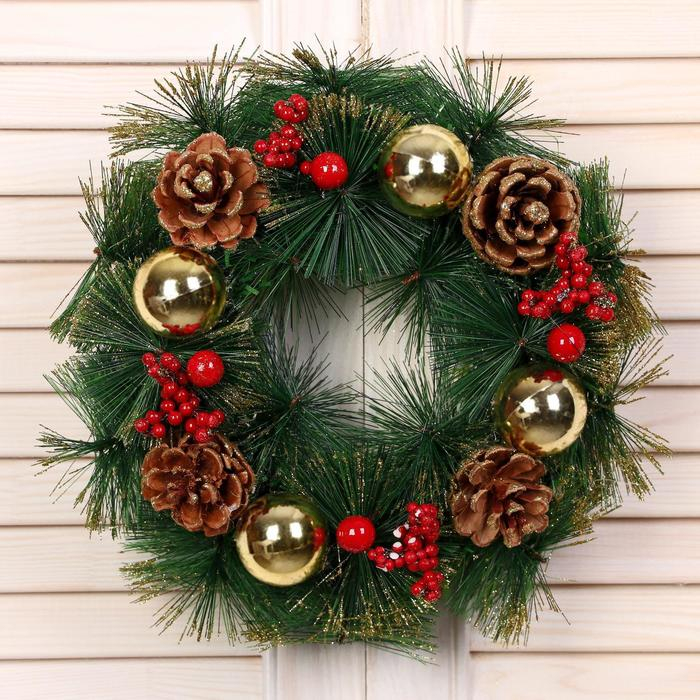 Венок новогодний d-25 см  Венок новогодний d-25 см "Шишки и ягодки"