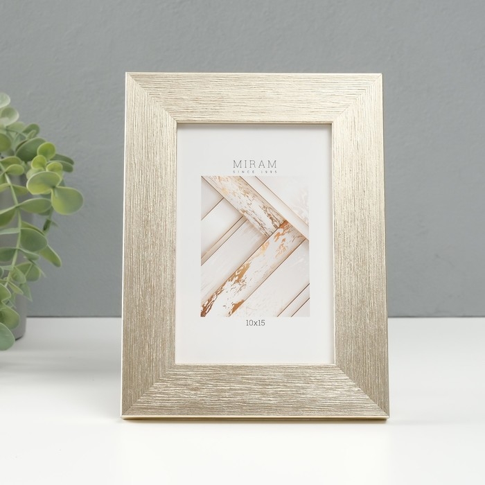 Фоторамка пластик Gallery 10х15 см, 651622 серебро (пластиковый экран) Фоторамка пластик Gallery 10х15 см, 651622 серебро (пластиковый экран)