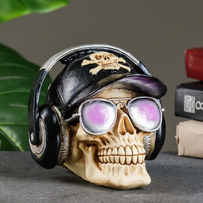 Копилка Копилка "Череп Веселый Роджер" черная кепка, 15,5х16х13см