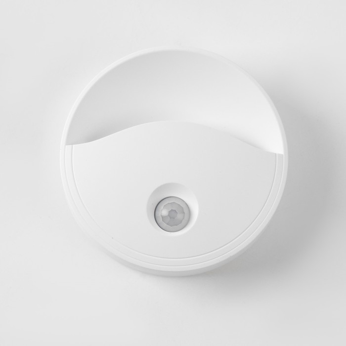 Фонарь-светильник, 50 лм, 3 ААА, магнит, клейкая основа, датчик движения, 8 х 2.5 см Фонарь-светильник, 50 лм, 3 ААА, магнит, клейкая основа, датчик движения, 8 х 2.5 см