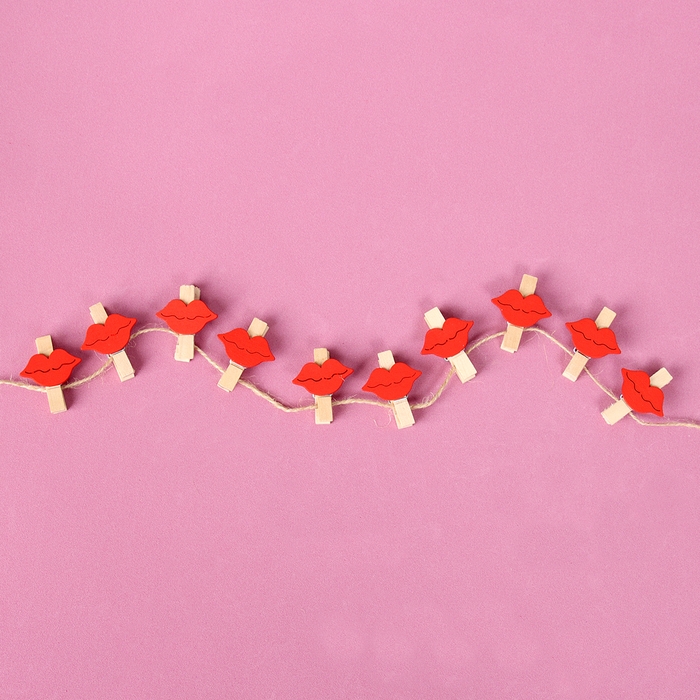 Прищепки декоративные с верёвкой для подвеса «Губки» набор 10 шт., 2,5 × 12,5 × 13,5 см Прищепки декоративные с верёвкой для подвеса «Губки» набор 10 шт., 2,5 × 12,5 × 13,5 см