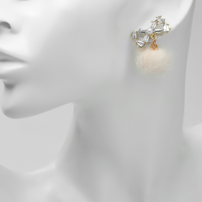 Новый год! Серьги «Новогодние» пушистый бант, белый в золоте Новый год! Серьги «Новогодние» пушистый бант, белый в золоте