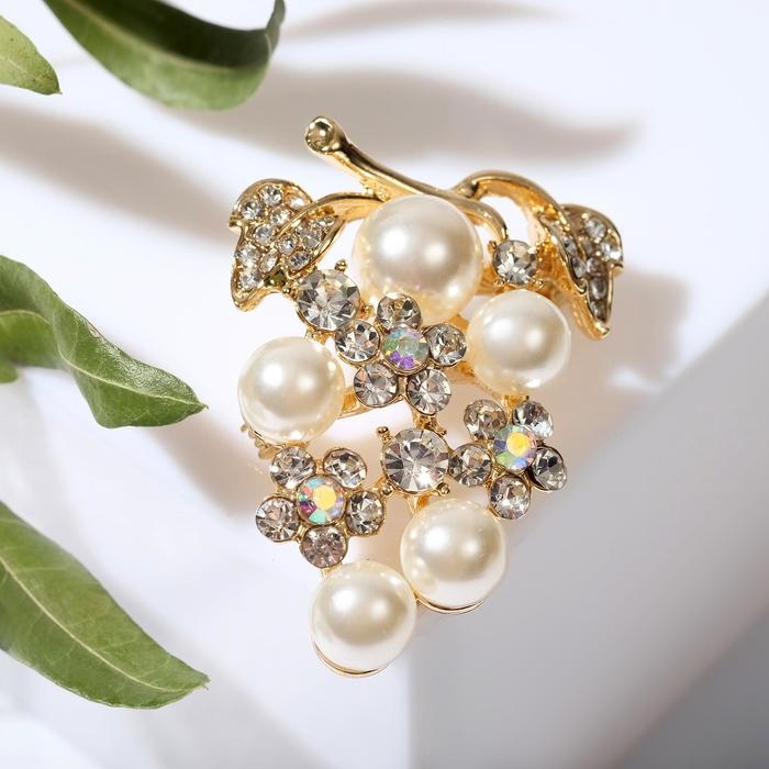 Брошь «Виноградная гроздь» с цветами, цвет радужный в золоте Брошь «Виноградная гроздь» с цветами, цвет радужный в золоте