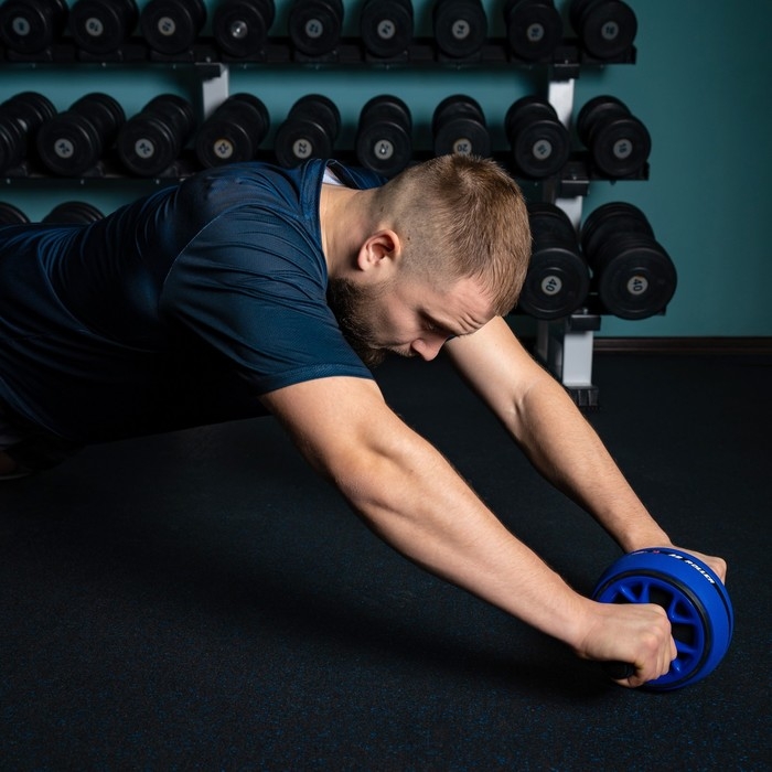 Ролик для пресса ONLYTOP, 28х16х16 см, с ковриком, цвет синий Ролик для пресса ONLYTOP, 28х16х16 см, с ковриком, цвет синий