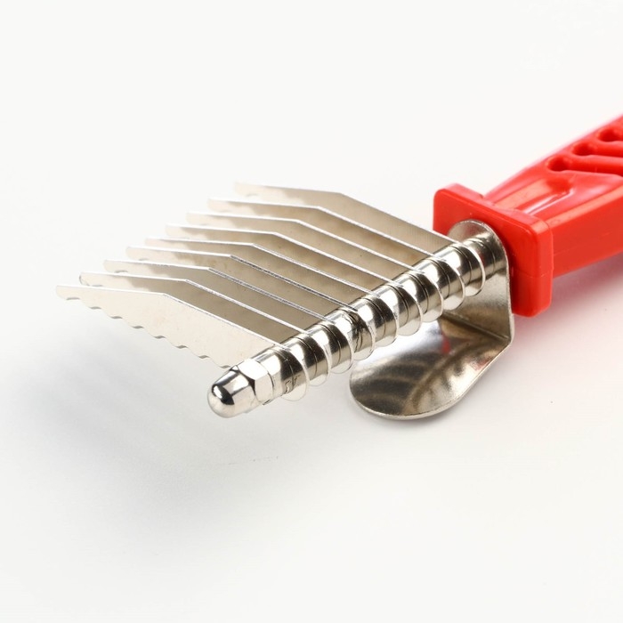 Колтунорез боковой, 9 лезвий, 6,5 х 17 см, красный Колтунорез боковой, 9 лезвий, 6,5 х 17 см, красный