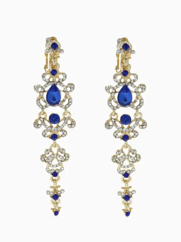 Клипсы для ушей висячие со стразами QF &laquo;Ажур&raquo;, капли с завитками, бело-синяя в золоте