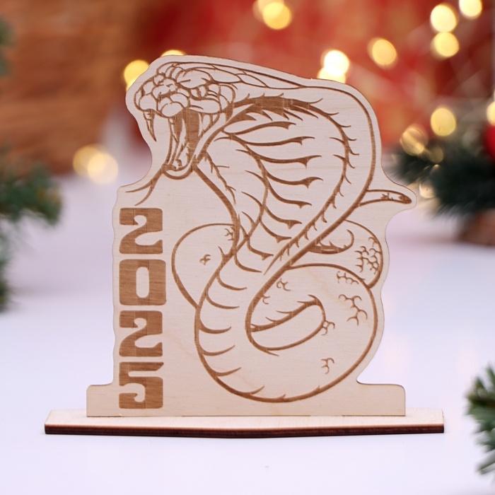 Новый год. Декоративная Подставка с символом года Новый год. Декоративная Подставка с символом года "Кобра 2025", 12,5 х 11,7 х 5 см