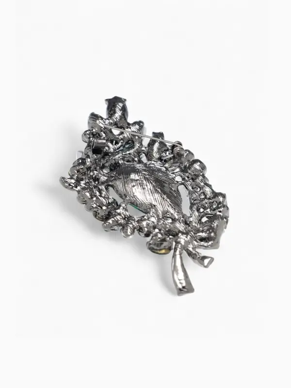 Брошь &laquo;Императрица&raquo;, ветвь, цвет изумрудный в сером металле