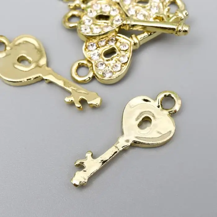 Металлический элемент, декоративная подвеска «Арт Узор. Ключик», стразы, 2.3×1 см