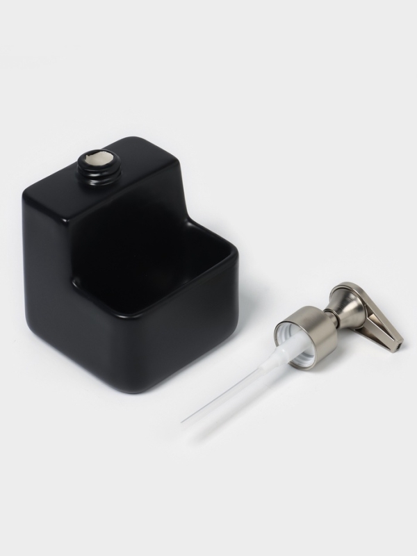 Дозатор для моющего средства с подставкой для губки