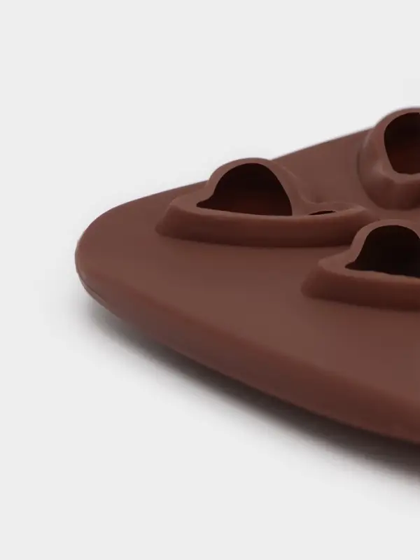 Форма для конфет и шоколада Доляна &laquo;Сердца&raquo;, силикон, 21.5&times;10.5&times;1.8 см, 15 ячеек (3&times;3 см), коричневая