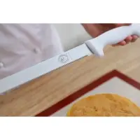 Нож для бисквита, мелкие зубчики, ручка пластик, рабочая поверхность 29.5 см, толщина лезвия 1.9 мм, белый