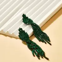 Серьги висячие со стразами &laquo;Маскарад&raquo;, икс, зелёные, 9 см