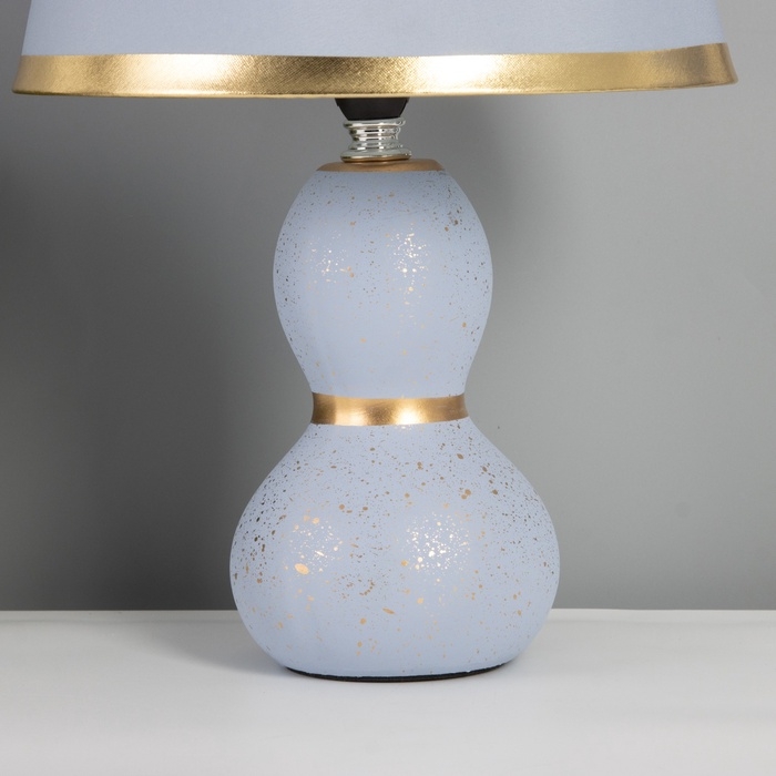 Лампа настольная Лампа настольная "Изгиб" 1х40Вт Е14 серый/золото 22,5х22,5х35см