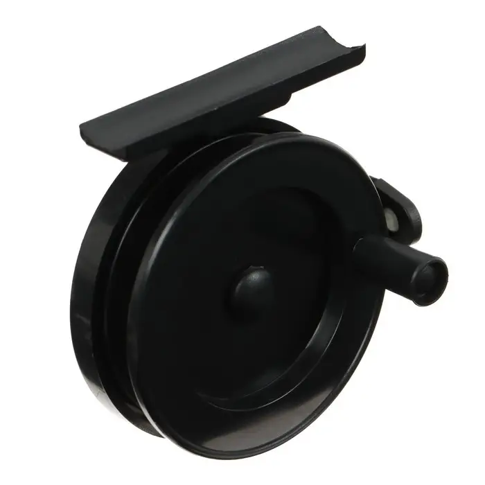 Катушка инерционная, пластик, диаметр 6.3 см, направляющая лески, цвет черный, 703 Катушка инерционная, пластик, диаметр 6.3 см, направляющая лески, цвет черный, 703