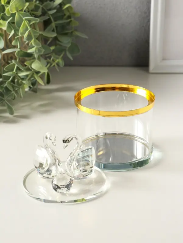 Шкатулка стекло с металлическим ободком "Лебеди" золото 8,2х8,2х11 см