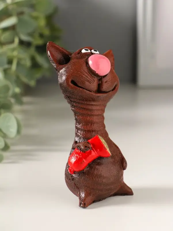 Сувенир Кот с колбасой, микс 10х5,3х3,5см