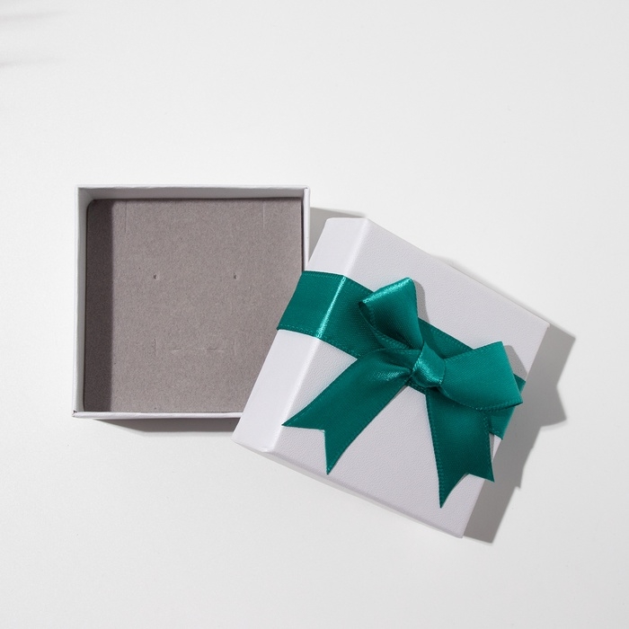 Коробочка подарочная под набор «Сюрприз», 7,5×7,5, цвет лент МИКС Коробочка подарочная под набор «Сюрприз», 7,5×7,5, цвет лент МИКС