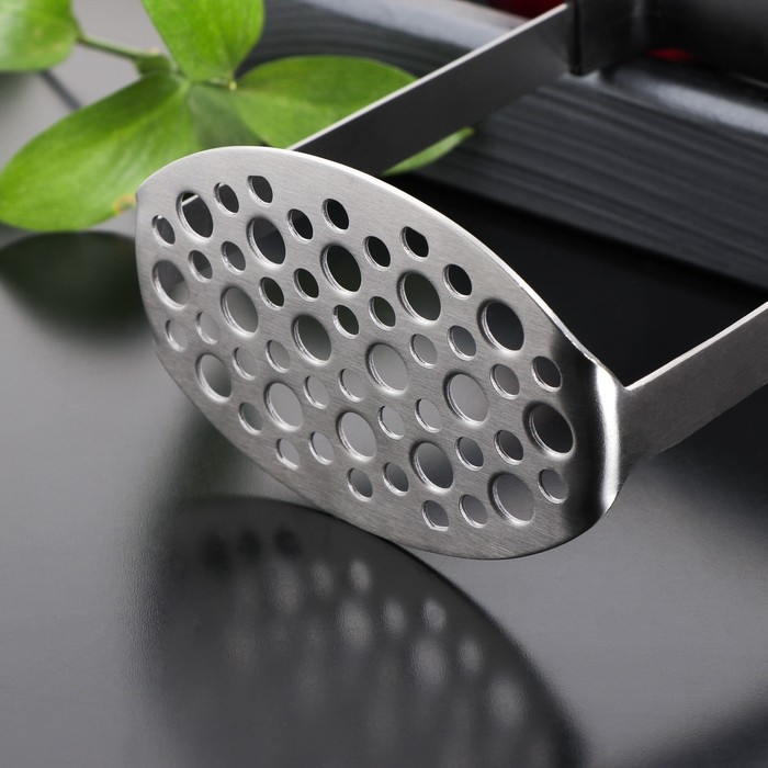 Пушер для картофеля Доляна Smasher, 11×18 см, цвет чёрный Пушер для картофеля Доляна Smasher, 11×18 см, цвет чёрный