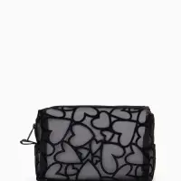 Косметичка дор Сердца 17,5*9*11, отд на молнии, черный Косметичка дор Сердца 17,5*9*11, отд на молнии, черный