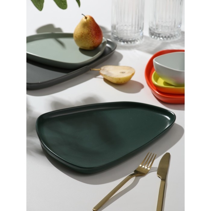 Тарелка керамическая «Тёмно-зелёная», 28×22 см Тарелка керамическая «Тёмно-зелёная», 28×22 см