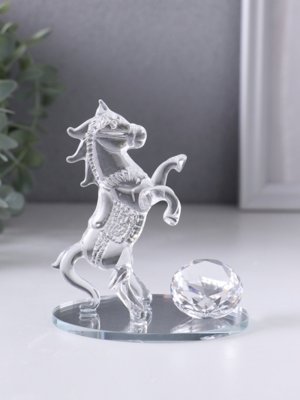 Сувенир стекло Сувенир стекло "Конь на дыбах, с бриллиантом" 8,5х6х9,5 см