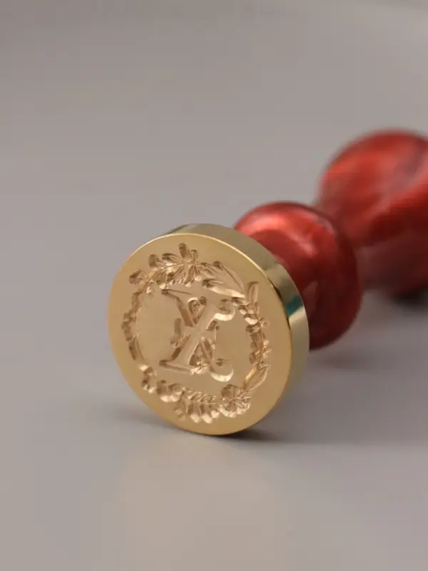 Печать для сургуча с пластиковой ручкой &laquo;Венок с буквой X&raquo;, 2.5&times;2.5&times;6.3 см