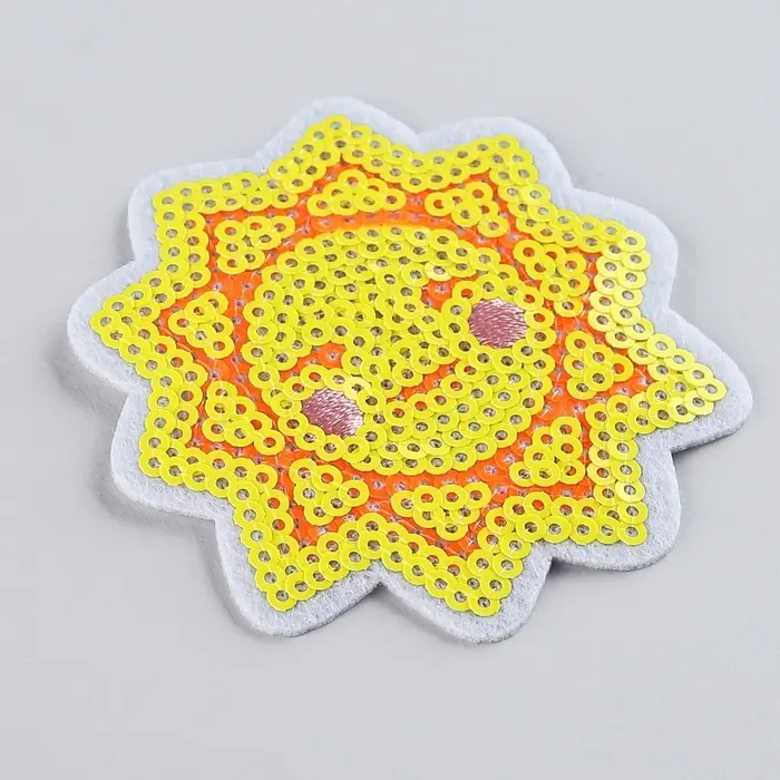 Термонаклейка на одежду «Солнце», 3 х 3,1 см Термонаклейка на одежду «Солнце», 3 х 3,1 см