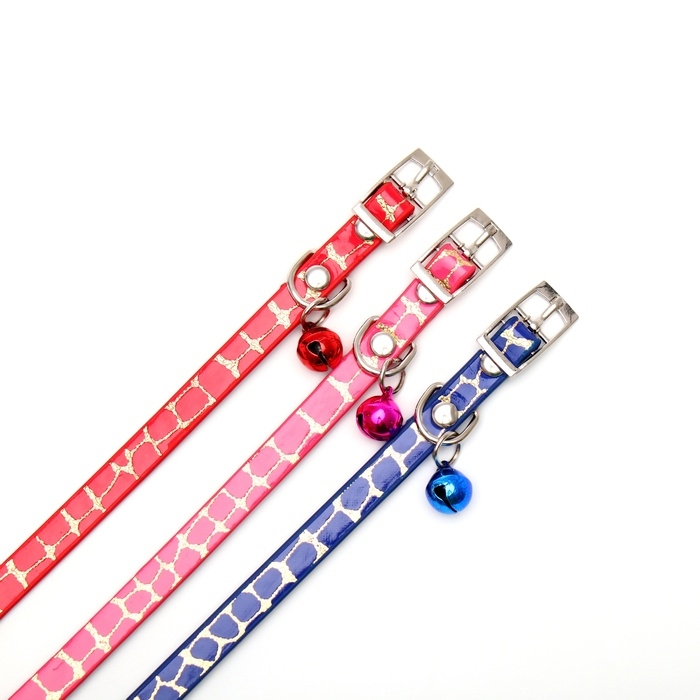 Ошейник перламутровый Ошейник перламутровый "Битое стекло", с бубенчиком, 30 х 1 см, микс цветов