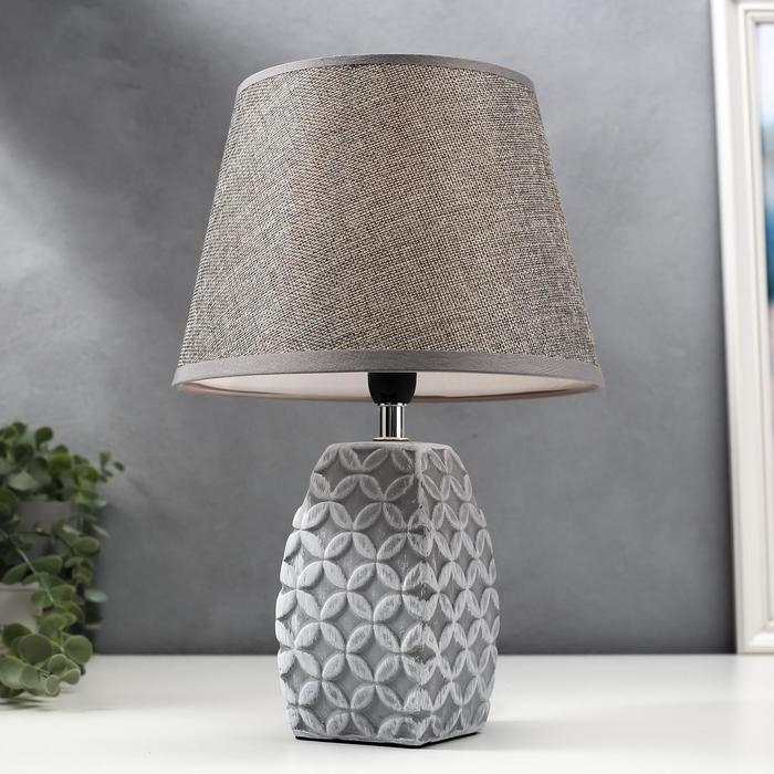 Лампа настольная 16445/1GR E14 40вт серый 22х22х34 см RISALUX Лампа настольная 16445/1GR E14 40вт серый 22х22х34 см RISALUX